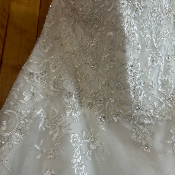 Plus size wedding dress - Picture 3 of 6